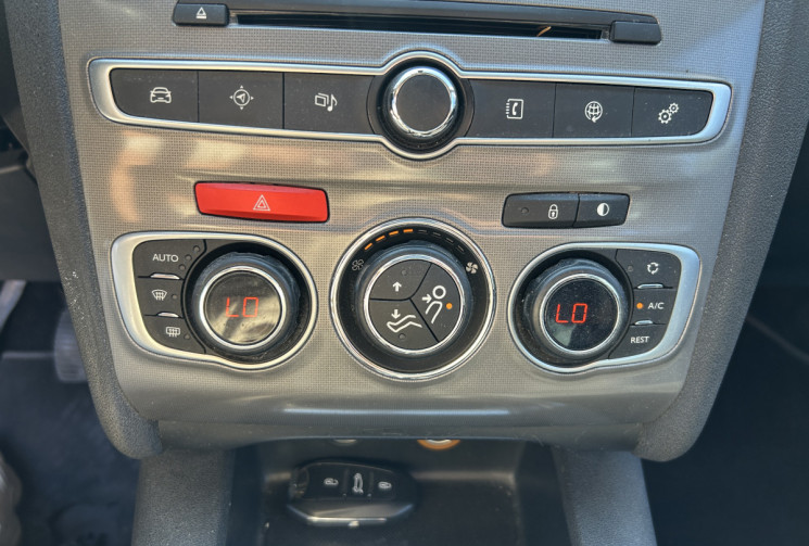 Citroën C4 II 2.0 HDI / BLUEHDI 150 Ch SHINE * DISTRIBUTION NEUVE * GPS
