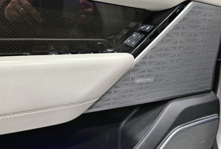 Land-Rover Range Rover Velar tdv6 300 cv R dynamic HSE first edition / moteur changé