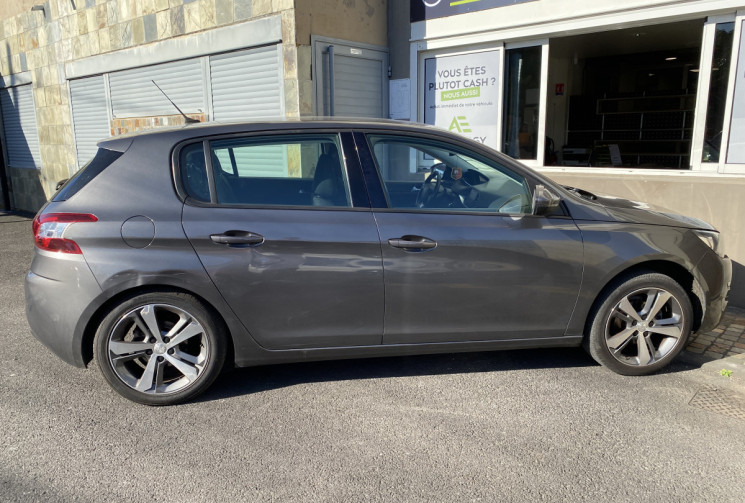 Peugeot 308  II 1.2 e-THP 110 cv STYLE