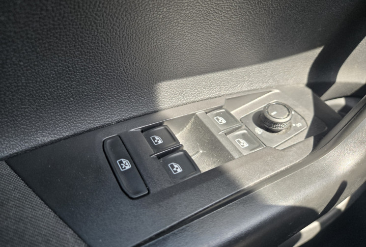 Volkswagen Polo VI 1.0 TSI 12V BMT 95 cv LOUNGE * CARPLAY * CAMERA * ENTRETIEN A JOUR*              