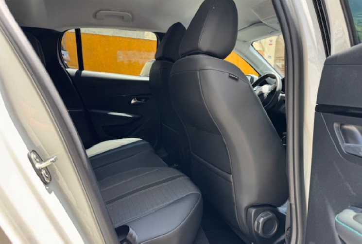 Peugeot 208 1.2 100 allure cv Origine France 1er main