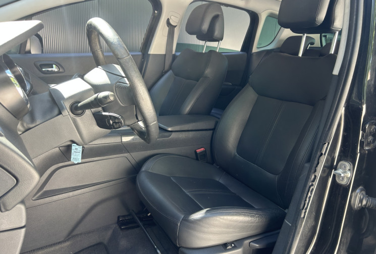 Peugeot 3008 I 2.0 HDi FAP 163 Féline Sièges chauffants / Distribution changée / Radar / Bluetooth