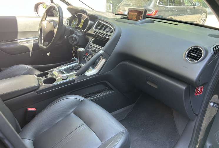 Peugeot 3008 I 2.0 HDi FAP 163 Féline Sièges chauffants / Distribution changée / Radar / Bluetooth