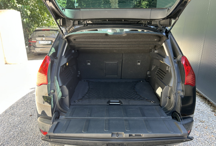 Peugeot 3008 I 2.0 HDi FAP 163 Féline Sièges chauffants / Distribution changée / Radar / Bluetooth