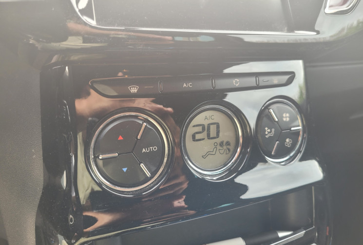 Citroën DS3 1.2 PURETECH 82 SO CHIC - Moteur changé 