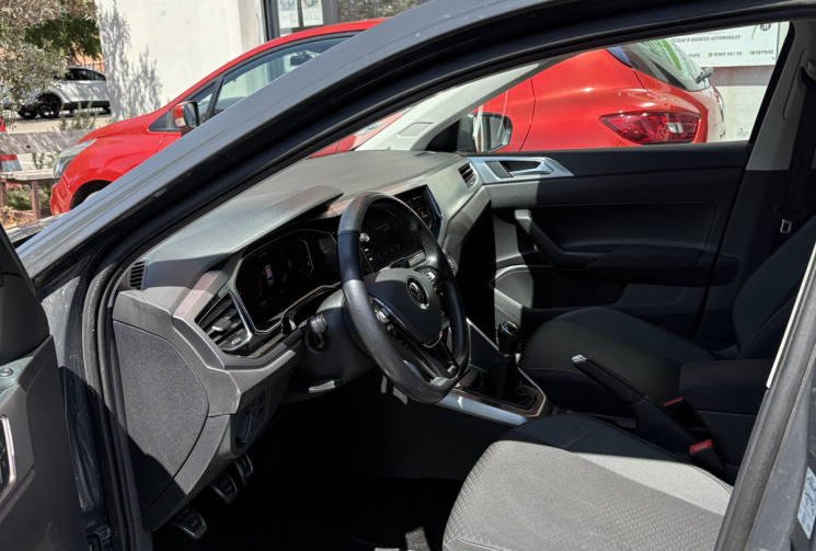 Volkswagen Polo 1.0 TSI 95cv ACTIVE / Carplay / Virtual Cockpit / Radars / 2021 / 65000km