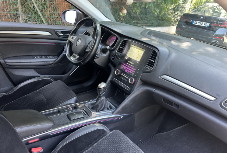 Renault Megane IV Hatchback 1.6 dCi 130 Intens Caméra de recul / Bluetooth / GPS