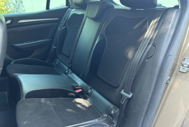 Renault Megane IV Hatchback 1.6 dCi 130 Intens Caméra de recul / Bluetooth / GPS