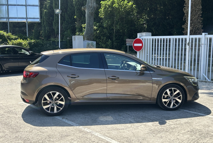 Renault Megane IV Hatchback 1.6 dCi 130 Intens Caméra de recul / Bluetooth / GPS