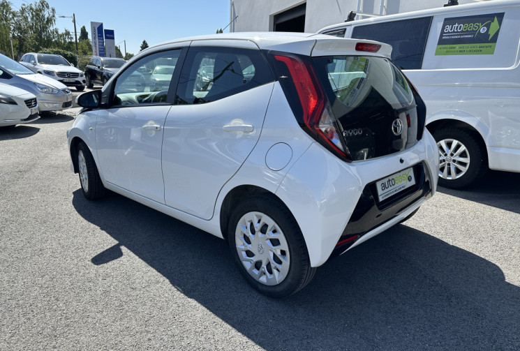 Toyota Aygo PHASE 2 1.0 VVTi  X-SHIFT 72 CV X-PLAY BOITE AUTO 