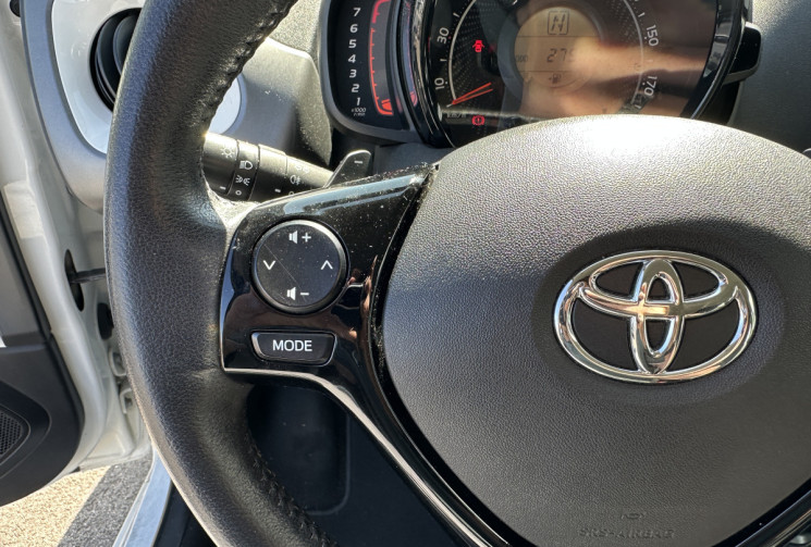 Toyota Aygo PHASE 2 1.0 VVTi  X-SHIFT 72 CV X-PLAY BOITE AUTO 