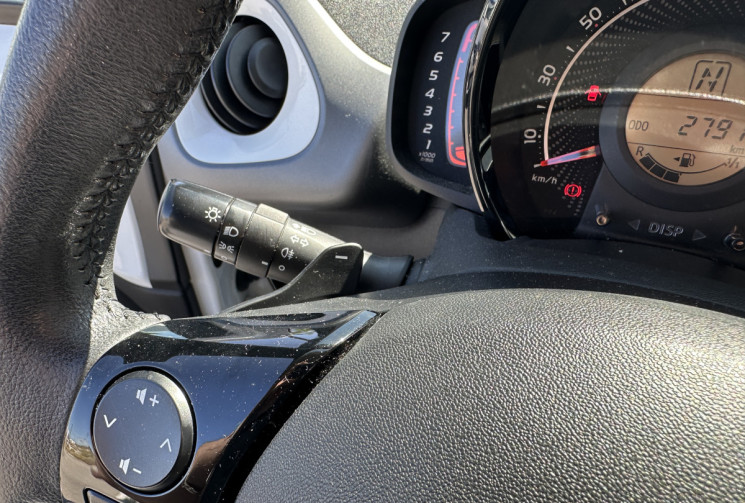 Toyota Aygo PHASE 2 1.0 VVTi  X-SHIFT 72 CV X-PLAY BOITE AUTO 