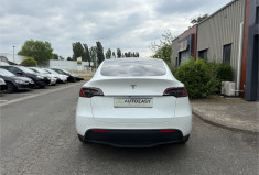 Tesla Model Y  Standard 