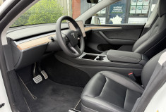 Tesla Model Y  Standard 