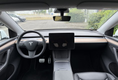 Tesla Model Y  Standard 
