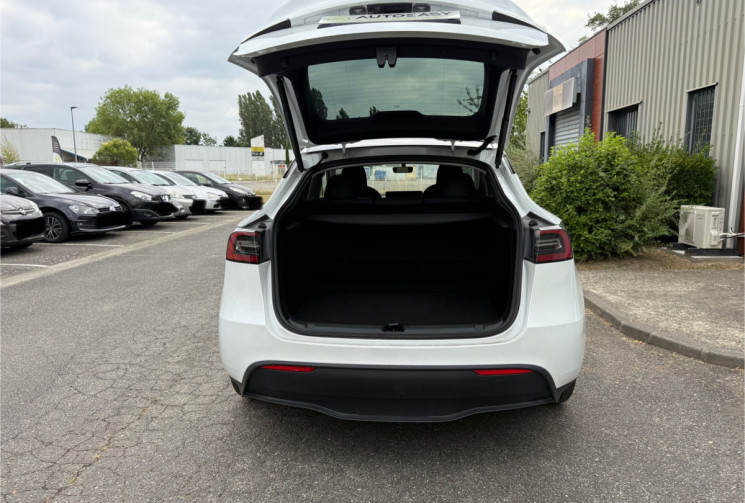Tesla Model Y  Standard 