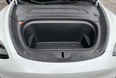 Tesla Model Y  Standard 