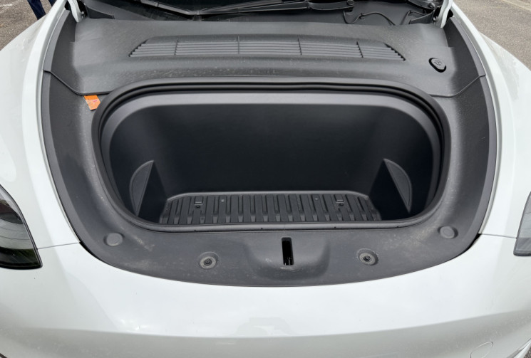 Tesla Model Y  Standard 