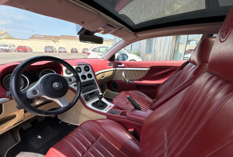 Alfa Romeo BRERA 2.4 JTDM 210 SKY VIEW / BON ETAT / 12 MOIS DE GARANTIE 