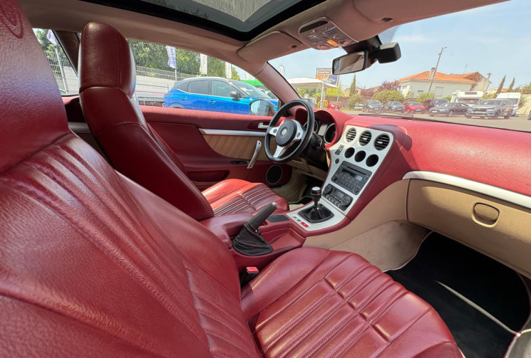 Alfa Romeo BRERA 2.4 JTDM 210 SKY VIEW / BON ETAT / 12 MOIS DE GARANTIE 