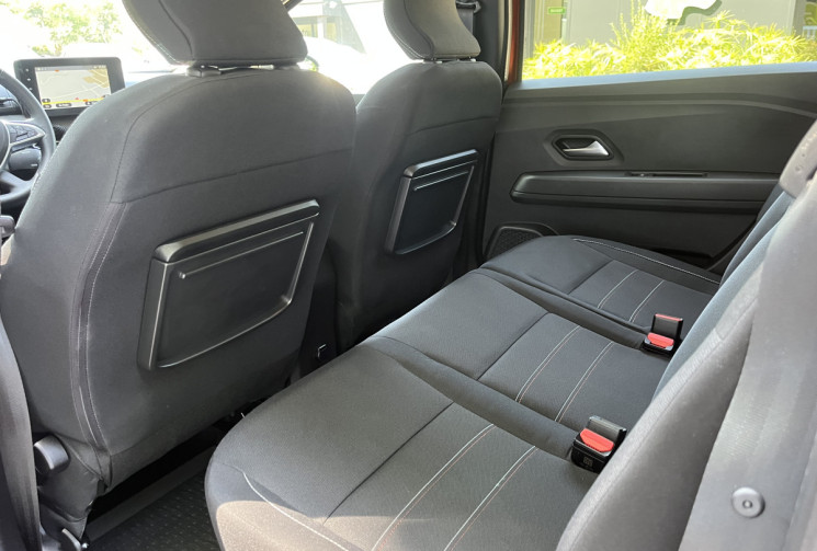 Dacia Jogger 1.0 Tce 110 Extrême + 7 Places / Attelage / Sièges Chauffants / Keyless / Angles Morts 