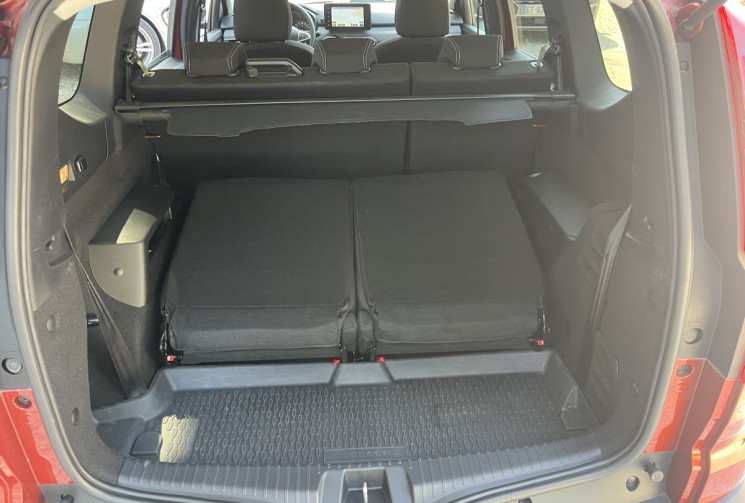 Dacia Jogger 1.0 Tce 110 Extrême + 7 Places / Attelage / Sièges Chauffants / Keyless / Angles Morts 