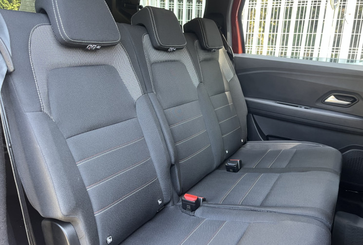 Dacia Jogger 1.0 Tce 110 Extrême + 7 Places / Attelage / Sièges Chauffants / Keyless / Angles Morts 