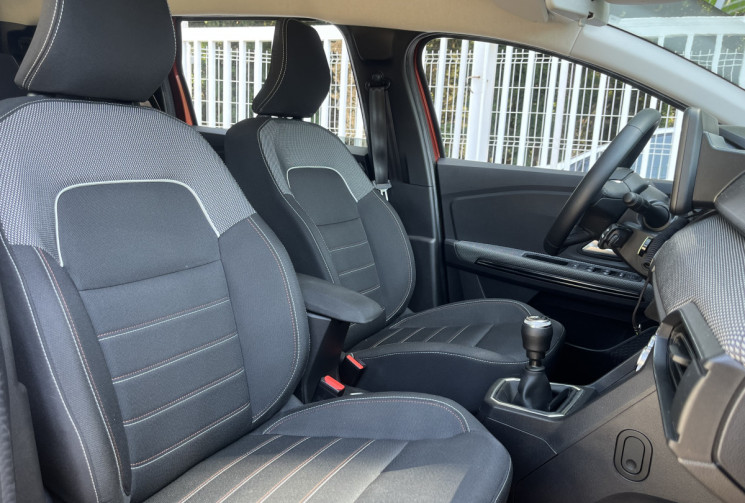 Dacia Jogger 1.0 Tce 110 Extrême + 7 Places / Attelage / Sièges Chauffants / Keyless / Angles Morts 