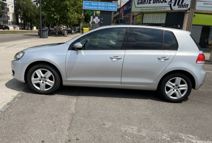 Volkswagen Golf VI 5 Portes 1.6 TDI FAP Blue Motion DSG7 105 cv