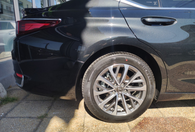 Lexus ES 300 H Business LEXUS FRANCE / 1ere main / Garantie 3 ANS LEXUS