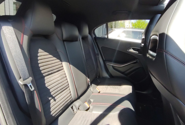 Mercedes Classe A 200 D Fascination pack AMG / SUIVI MERCEDES 