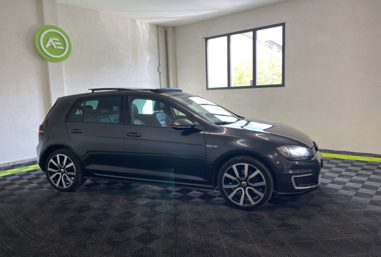 Volkswagen Golf  1.4 TSI 204ch GTE DSG6 5p + TOIT OUVRANT + SIEGES CHAUFFANTS 