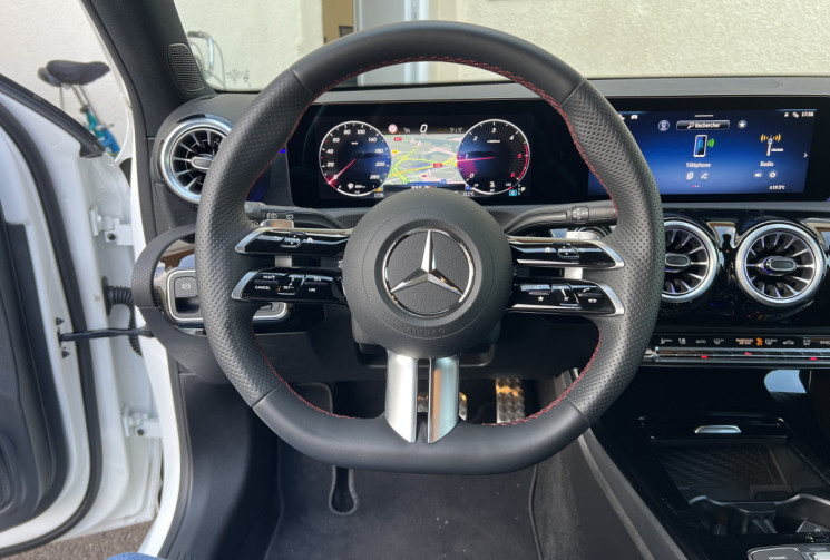 Mercedes Classe A  200 d 2.0 d 16V 8G-DCT 150 cv Boîte auto AMG LINE 
