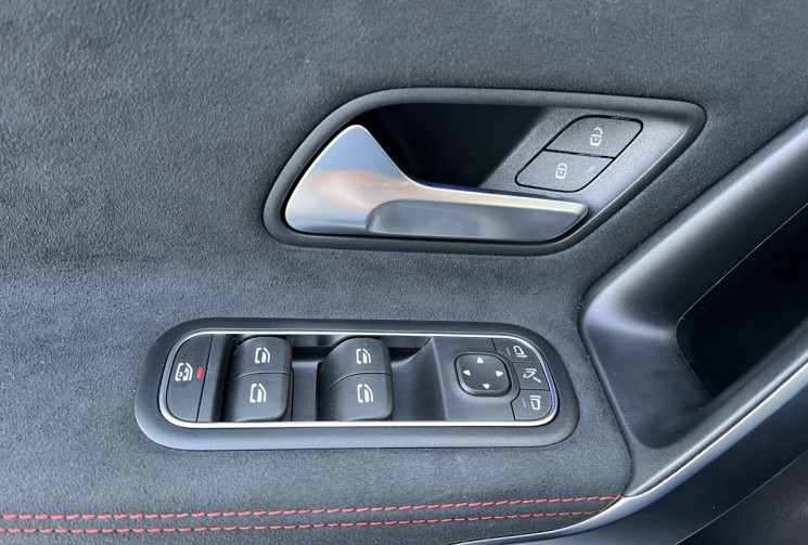 Mercedes Classe A  200 d 2.0 d 16V 8G-DCT 150 cv Boîte auto AMG LINE 