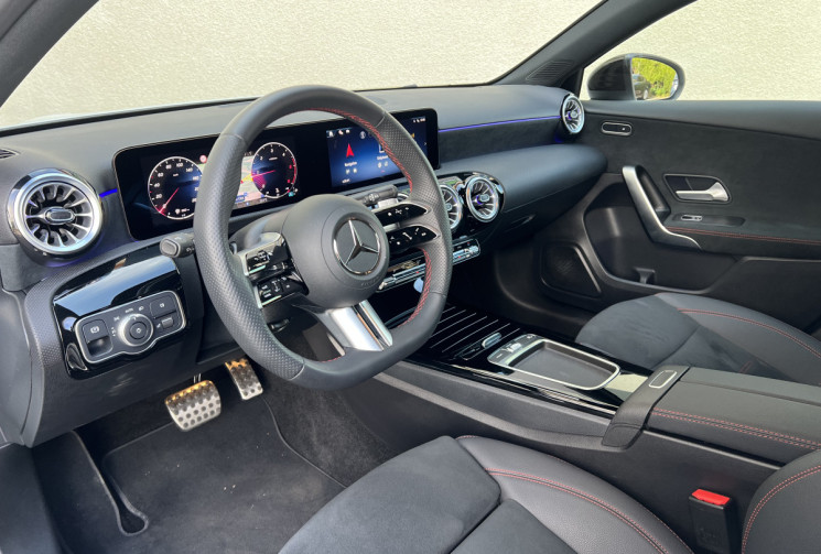 Mercedes Classe A  200 d 2.0 d 16V 8G-DCT 150 cv Boîte auto AMG LINE 