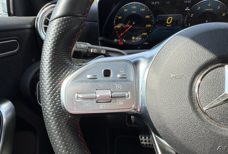 Mercedes Classe A 180 AMG Line Hatchback / Sieges chauffants 