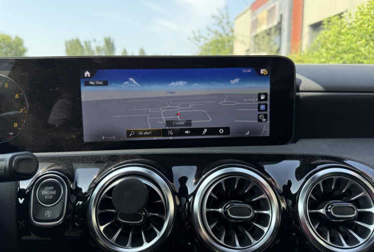 Mercedes Classe A 180 AMG Line Hatchback / Sieges chauffants 