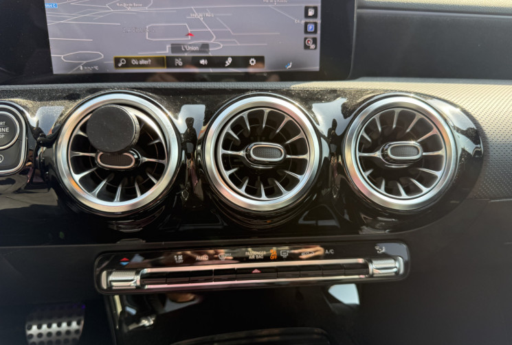 Mercedes Classe A 180 AMG Line Hatchback / Sieges chauffants 