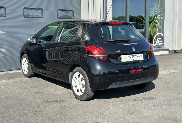 Peugeot 208 LIKE 1.0 VTI 68CV / DISTRIBUTION OK / CLIM