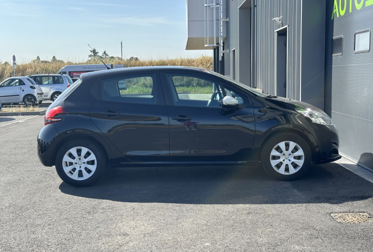 Peugeot 208 LIKE 1.0 VTI 68CV / DISTRIBUTION OK / CLIM