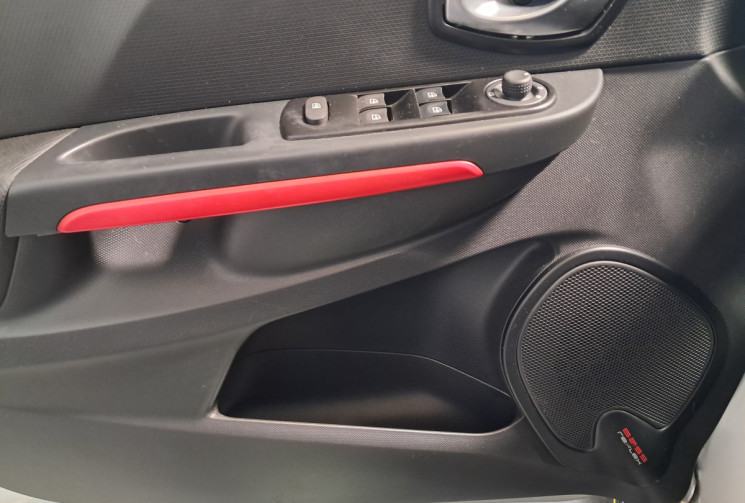 Renault Clio  IV 1.6 Turbo 200 EDC6 RS CHASSIS CUP - RS MONITOR 2.0 - PACK PARKING - TBE - GTIE - 
