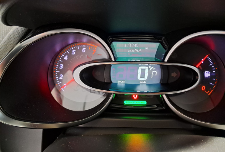 Renault Clio  IV 1.6 Turbo 200 EDC6 RS CHASSIS CUP - RS MONITOR 2.0 - PACK PARKING - TBE - GTIE - 
