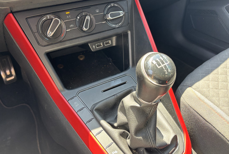 Volkswagen Polo VI 1.6 TDI 95 Ch CONNECT * CARPLAY