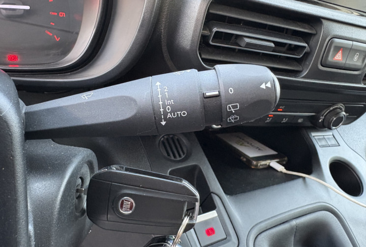 FIAT DOBLO Fg M 100 cv BlueHDi S&S Pro Lounge Connect PRIX TTC 17490€ * Caméra * Carplay * Galerie