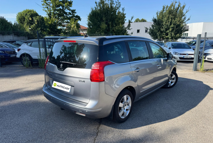 Peugeot 5008 1.6 HDI / 115 CH / STYLE / 7 PLACES 