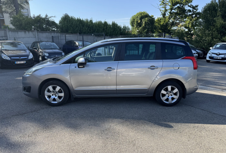 Peugeot 5008 1.6 HDI / 115 CH / STYLE / 7 PLACES 