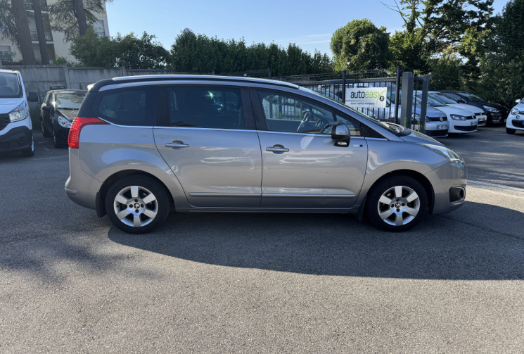 Peugeot 5008 1.6 HDI / 115 CH / STYLE / 7 PLACES 