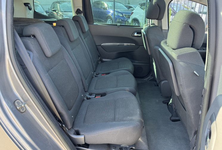 Peugeot 5008 1.6 HDI / 115 CH / STYLE / 7 PLACES 