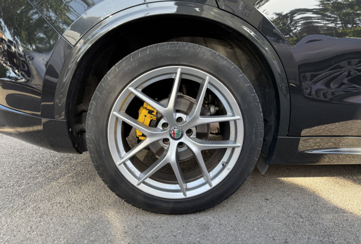 Alfa Romeo Stelvio 2.2 JTD 16V 160 cv TI SPORT / Toit Ouvrant / Harman Kardon / Suréquipée 