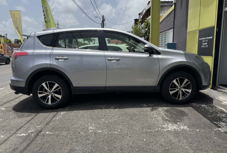 Toyota RAV4 IV Phase 2 2.0 D-4D 16V 2WD 143 cv // Moteur réputé pour sa fiabilité